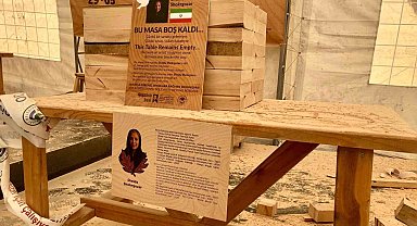 Bu masa savaş yüzünden boş kaldı