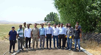 Bulanık'ta yol asfaltlama çalışması
