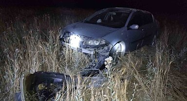 Burdur'da otomobil tarlaya uçtu: 2 yaralı