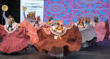 Bursa İnegöl'de kültürün renkleri sahneye taştı