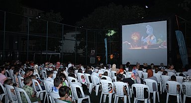 Bursa Nilüfer'de çocukların sinema keyfi başlıyor
