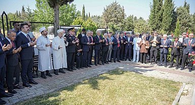 Bursa'da 15 Temmuz anma programları şehitlik ziyaretiyle başladı