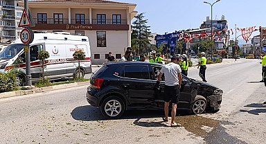 Bursa'da iki araç kafa kafaya çarpıştı: 4 yaralı
