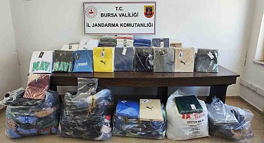 Bursa'da kaçak kıyafet taşıyan sürücü yakalandı