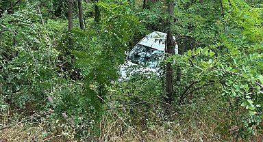 Bursa'da kontrolden çıkan otomobil şarampole yuvarlandı