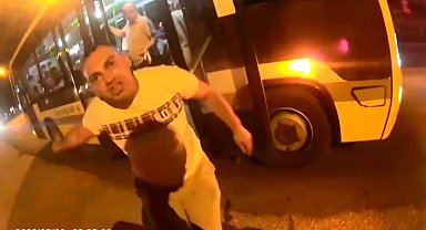 Bursa'da otobüs şoförü ile motosiklet sürücüsü arasında yol verme tartışması