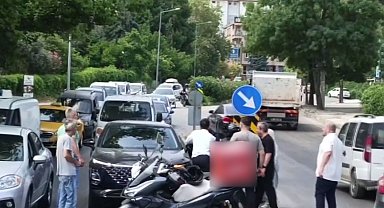 Bursa'da yol verme kavgası kamerada