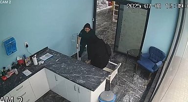 Bursa'daki depremde tedavi gören köpeği içeride bırakmadı