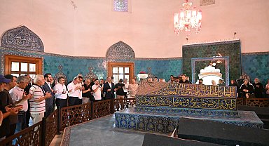 Bursa'da Sultan Çelebi Mehmed dualarla anıldı