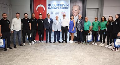 Bursa'nın gururu sporculardan Büyükşehir'e ziyaret