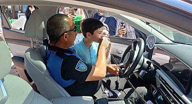 Büyükşehir Engelsiz Çocukevi'nin özel konukları, Atlı Polis Grup Amirliği'ne konuk oldu