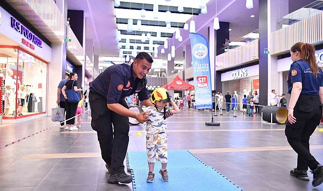 Büyükşehir İtfaiye'den AVM'de miniklere eğlence dolu eğitim