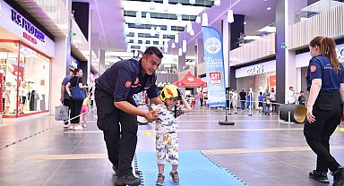Büyükşehir İtfaiye'den AVM'de miniklere eğlence dolu eğitim