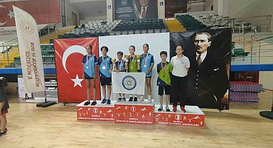 Büyükşehir masa tenisi sporcuları zirvede