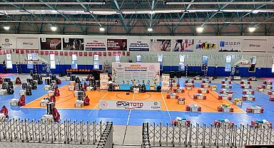 Büyükşehir'den Amatör Spor Kulüplerine 10 Milyon TL'lik Malzeme Desteği