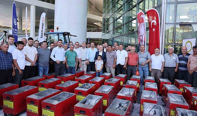 Büyükşehir'den kırsal mahallelere ekipman desteği