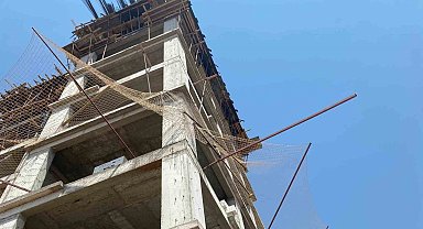 Çalıştığı inşaatın 8'inci katından düşen işçi hayatını kaybetti