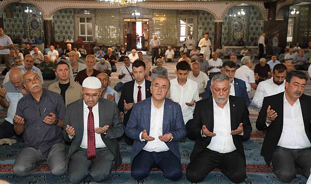 Camilerde 15 Temmuz şehitleri için mevlit