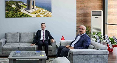 Çanakkale Valisi Toraman, Ezine Kaymakamı Kaptanoğlu ile bir araya geldi