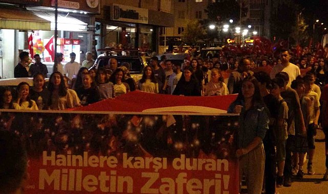 Çankırı'da yüzlerce vatandaş 15 Temmuz şehitleri için yürüdü