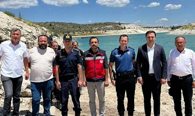 Çavdarhisar Barajı'na 38 bin yavru sazan bırakıldı