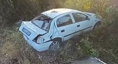 Çaycuma'da otomobil direksiyon hakimiyetini kaybetti, şarampole uçtu