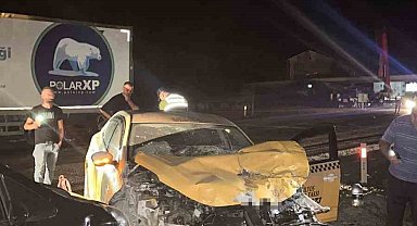 Çaycuma'da ticari taksi tıra arkadan çarptı: 1 yaralı