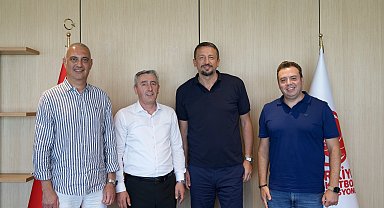 Çayırova Basketbol heyetinden Türkoğlu'na ziyaret