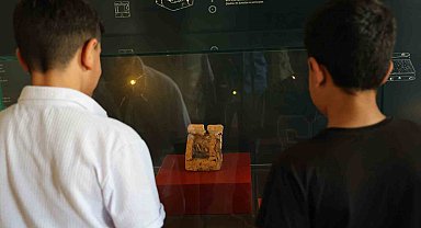 Çayönü Tepesi kazısından çıkartılan dünyanın ilk maket ev yapısı Diyarbakır Müzesi'nde sergileniyor