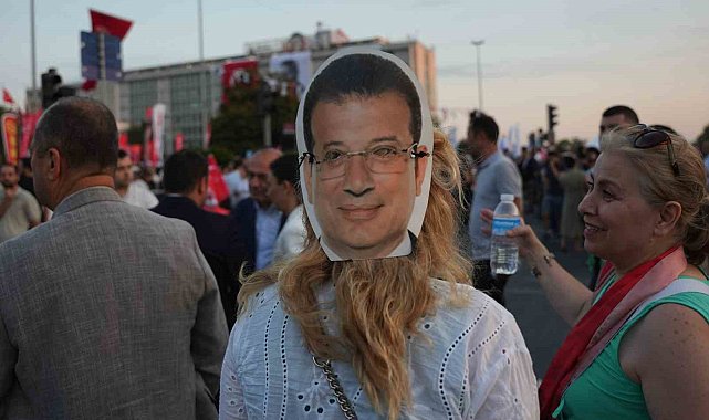 CHP Genel Başkanı Özel, Saraçhane'deki mitingde konuştu