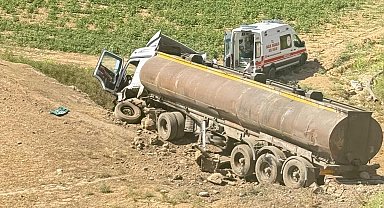 Cizre'de tır ile hafif ticari araç çarpıştı: 2 yaralı