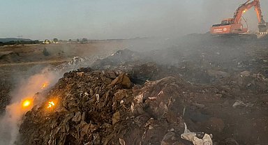 Çöplük yangını Tavas Belediyesi ve ormancıların çabaları sonucu söndürüldü