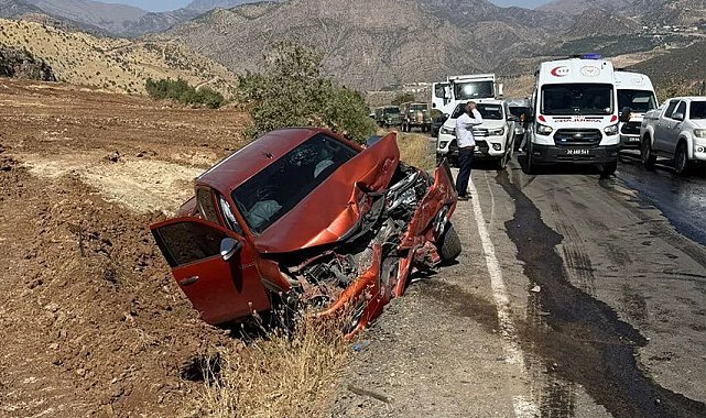 Çukurca'da trafik kazası: 3 yaralı