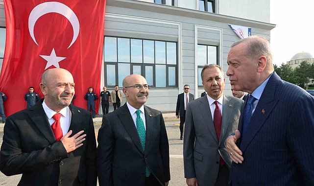 Cumhurbaşkanı Erdoğan: "Devletine ihanet edenler, milletine kurşun sıkanlar, ruhunu 1 dolara satan alçaklar bunun bedelini mutlaka ödeyecekler"