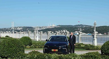 Cumhurbaşkanı Erdoğan, Togg'un yeni modeli T10F'yi test etti
