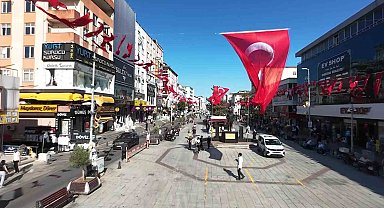 Cumhurbaşkanı Erdoğan'ın bayrak asma çağrısına Sultanbeyli'den güçlü destek