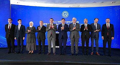 Cumhurbaşkanı Yardımcısı Yılmaz: "Teknoloji dar bir zümrenin kontrolünde olursa toplumsal eşitsizlikleri derinleştirebilir"