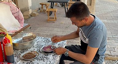 Dağdan kar getirip tatlandırdı, tabağını 50 TL'den satmaya başladı