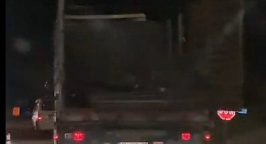 Damperinin arka kapağı açık şekilde seyreden kamyonun sürücüsüne ceza