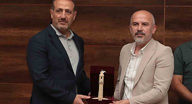 Dede Korkut Şiir Yarışması'nda derece elde eden şairlere ödülleri verildi