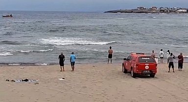 Denizde boğulma tehlikesi geçiren 2 kişi kurtarıldı, 1 kişi kayboldu