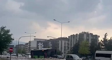Denizli'de yollar göle döndü, sürücüler zor anlar yaşadı