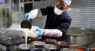 Denizli'de sosyal hizmette rekor: Aşevi gönülleri ısıtıyor