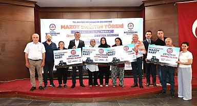 Denizlili çiftçinin ilk mazotu Başkan Çavuşoğlu'ndan