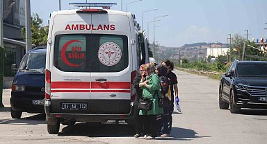 Depremden dakikalar sonra korku dolu anlar, fabrika tavanı çöktü: Göçük altında kalan 3 kişi yaralandı