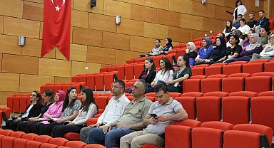 Devlet Hastanesi'nde sağlık çalışanlarına yönelik iletişim eğitimi