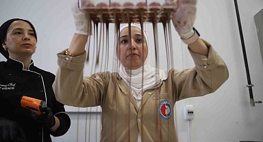 Dezavantajlı kadınlar çikolata üretimini öğreniyor