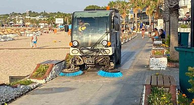 Didim Belediyesi sahil temizliğini aralıksız sürdürüyor