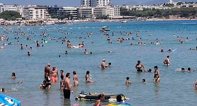 Didim'de sıcaklıklar arttı, Altınkum doldu taştı