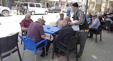 Dilenci kılığına giren zabıta 10 dakikada 340 TL topladı